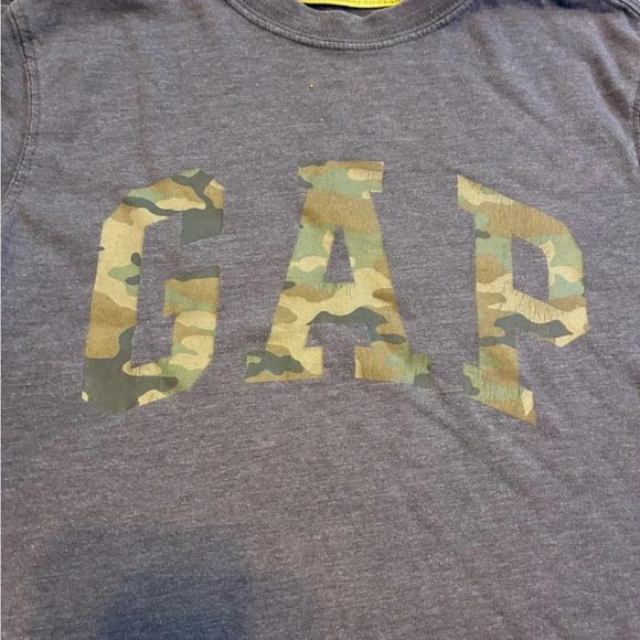 GAP Boys Grey Graphic Logo Tee Camo Print Letters Size Medium - Picture 3 of 5
